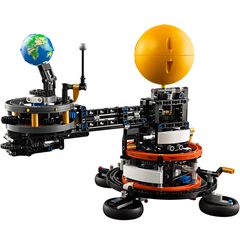 Lego Constructor LEGO Planet Earth and Moon in Orbit